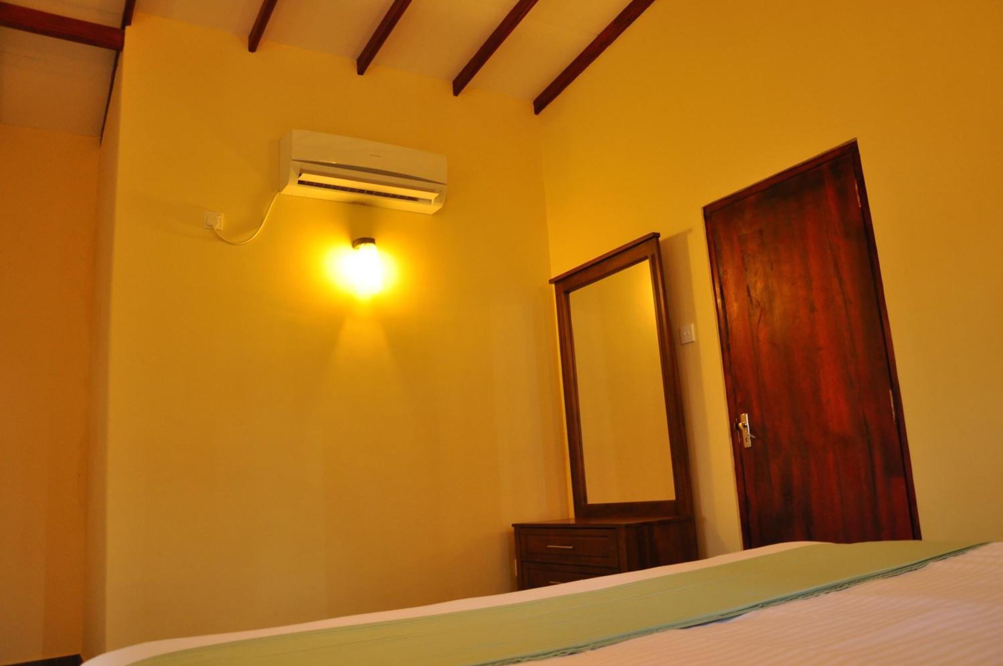 Oak Residencies Villa Kiribathgoda Rum bild